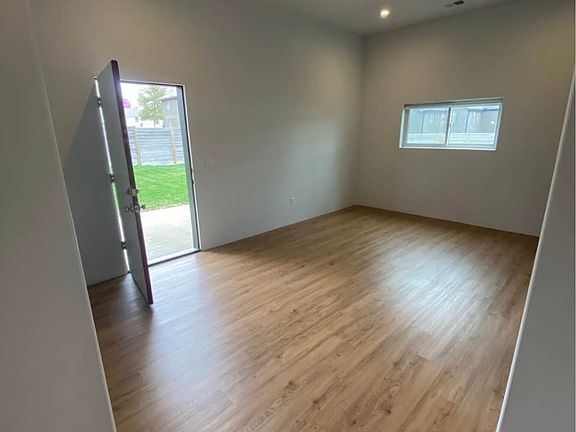 4th image of 11214 W 60th St #1
