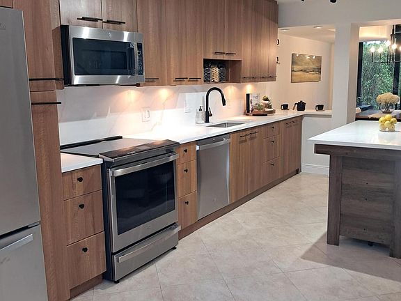 3rd image of 3802 Bridgewood Drive