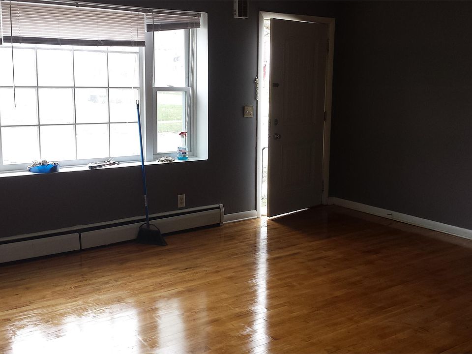 1st image of 307 W Van Buren St