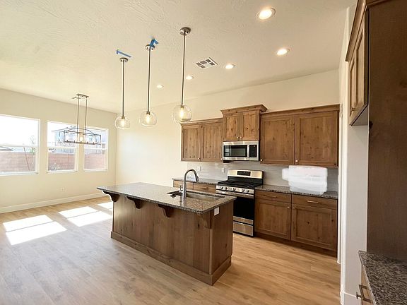 4th image of 3026 Beartrap Canyon Dr