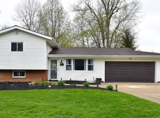 30 Barry Ln, Northfield, OH 44067