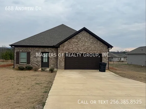 688 Andrew Dr, Weaver, AL 36277