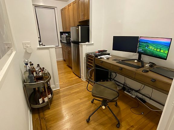 5th image of 212 W 22nd St APT 2G