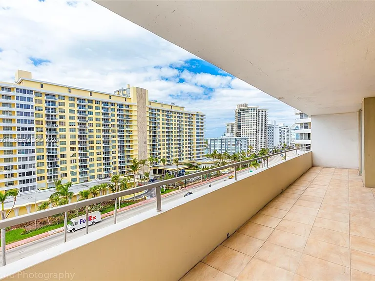 5555 Collins Ave #9U — Photo 25