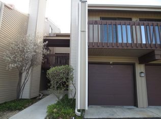 17 Mineola Rd, Fox Lake, IL 60020