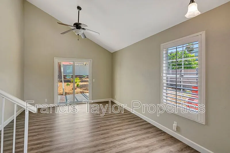 3 bed, 2.5 bath, 1279 sqft, $3,000 — Photo 3