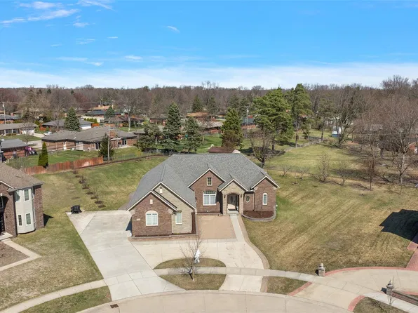 4411 Forster Ln, Shelby Township, MI 48316