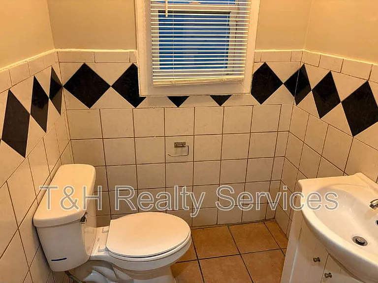 2923 N Delaware St — Photo 20