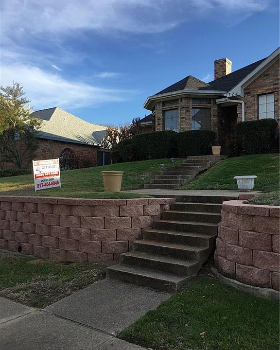 1st image of 724 Robin Meadow Dr