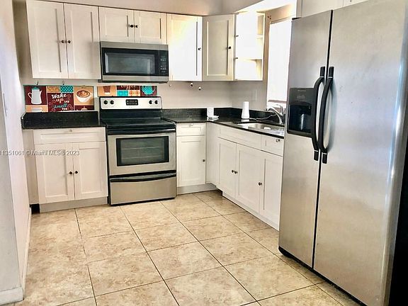 3rd image of 7551 Venetian St APT 1