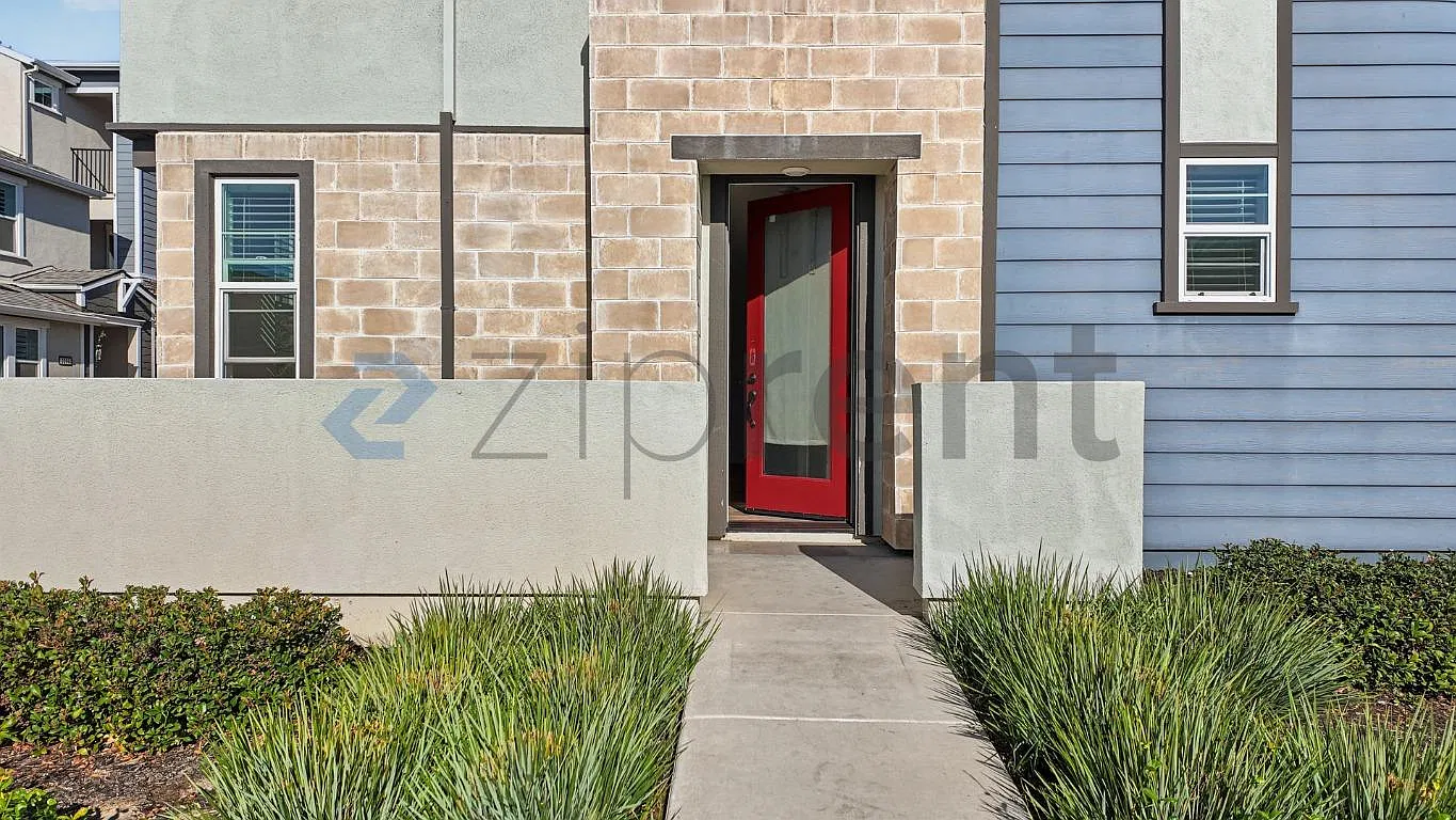 3 bed, 2.5 bath, 1740 sqft, $2,995 — Photo 4