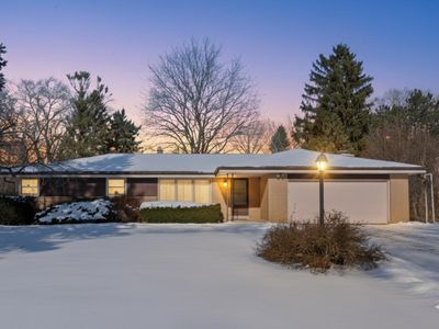 8824 West Dosie AVENUE, Greenfield, WI, 53228