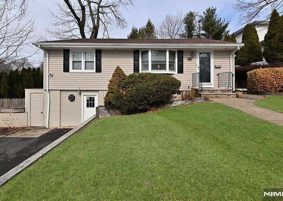 1st image of 888 Edison St