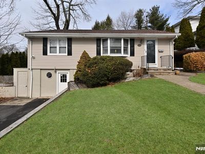 888 Edison St, Township Of Washington, NJ, 07676