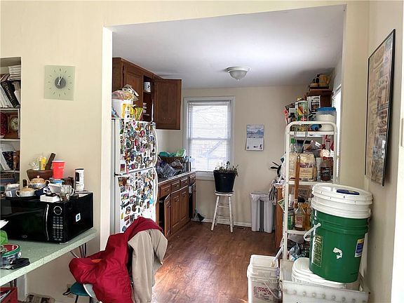 4th image of 4327 Fairmount Ave