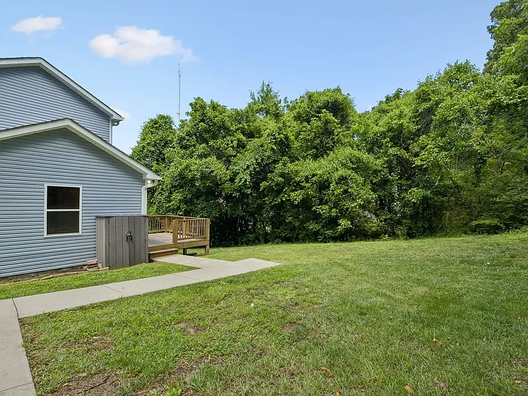 91 Valley View St — Photo 31