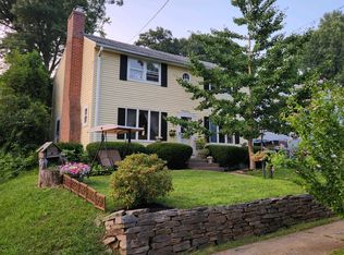 27 Ashland St, Manchester, CT 06042