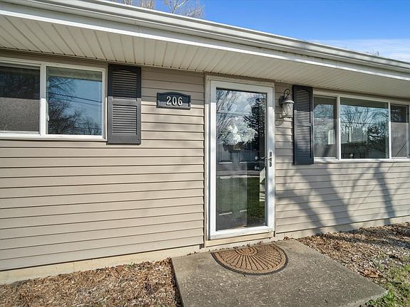 2nd image of 206 N Grove St