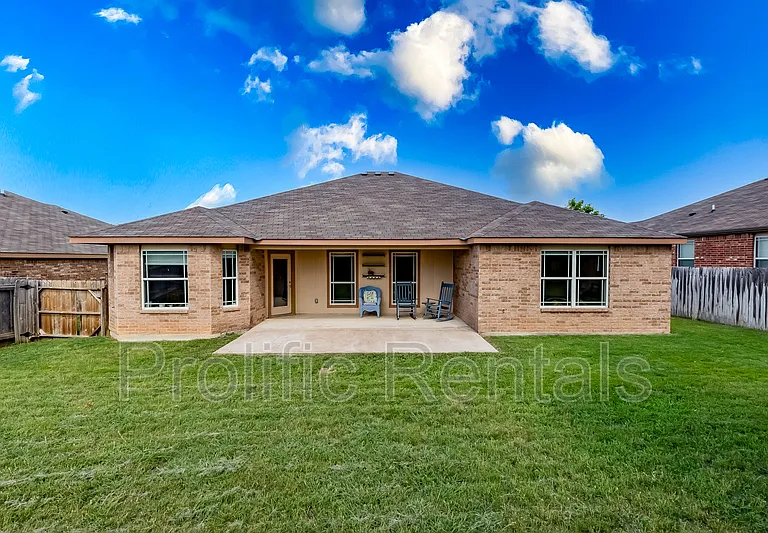 5102 Screaming Eagle Cir — Photo 28