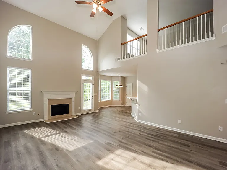 7601 Hilltop Way — Photo 4