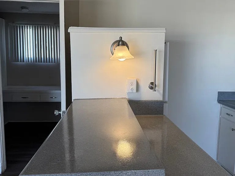 Oxnard Occidental Apartments — Photo 18