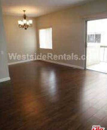 4th image of 622 S Barrington Ave APT 305