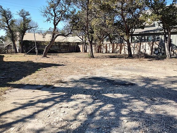 4th image of 1307 Cedar Dr