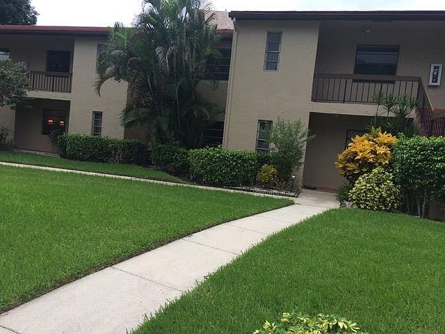 Home For Sale In Boca Lago