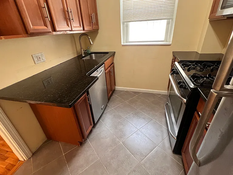 86 Glenville Ave #10 — Photo 12