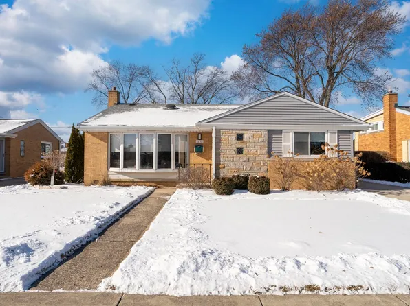 8832 Osceola Ave, Morton Grove, IL 60053