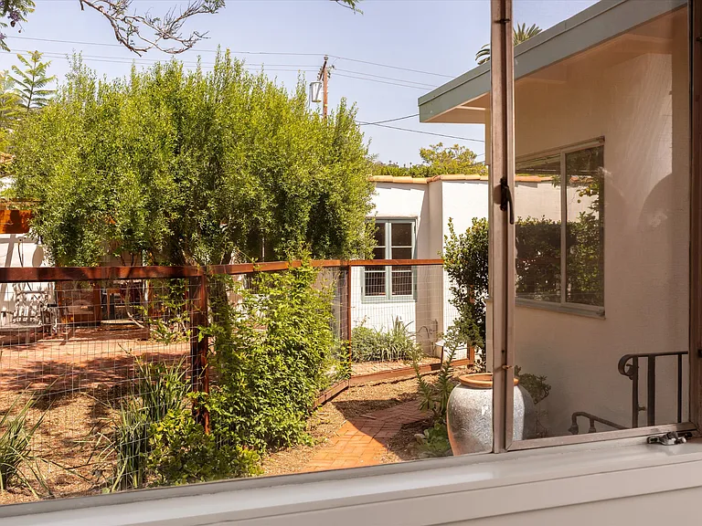 1103 N Nopal St — Photo 23