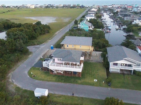 Easy walk to the beach