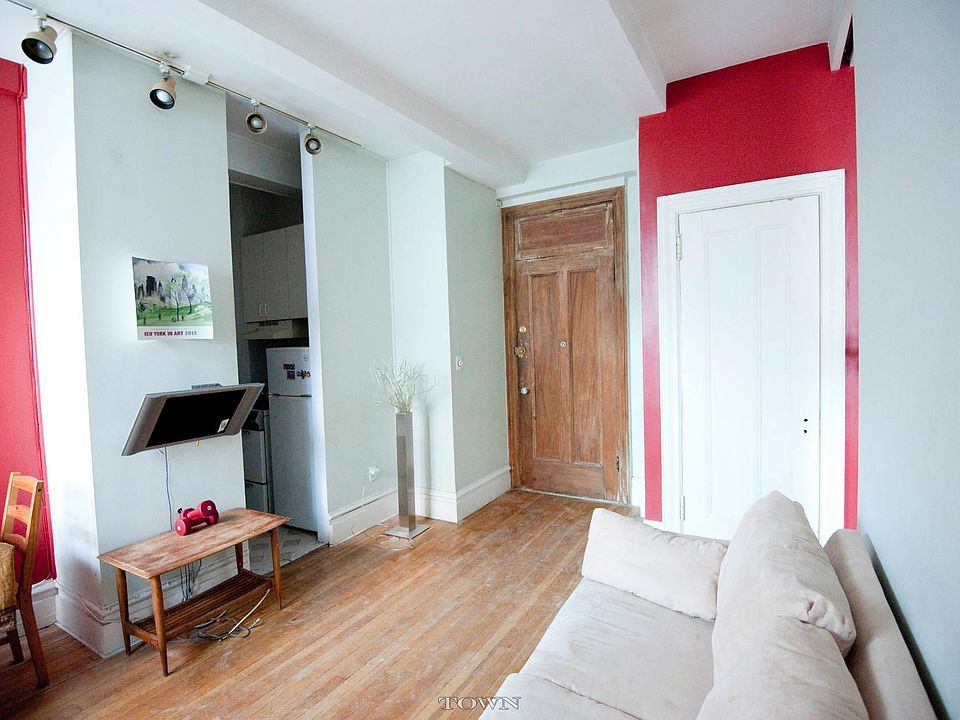 1st image of 287 Amsterdam Ave #305