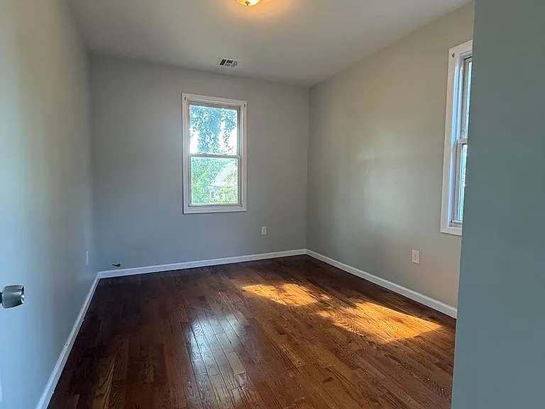 240 Halsted St — Photo 6