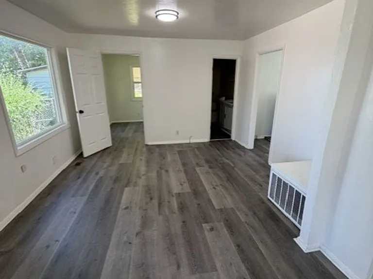 2619 Scott St — Photo 6