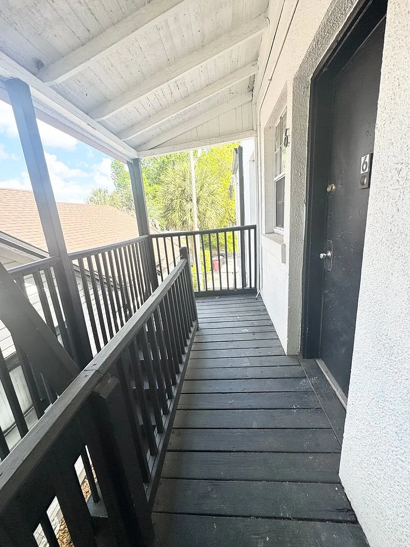 Cordova Drive #7 — Photo 2