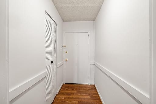2nd image of 400 Glendale Rd #D33