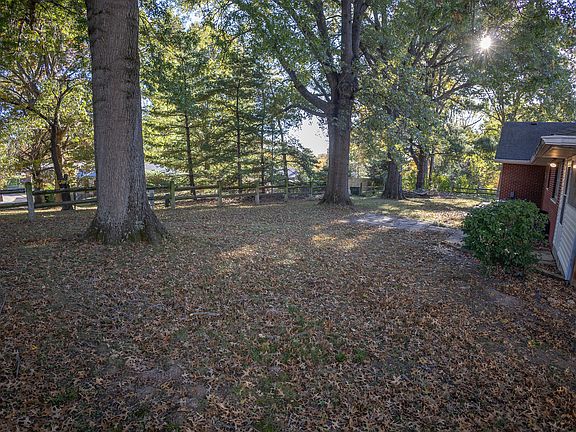 5th image of 634 Norris Dr