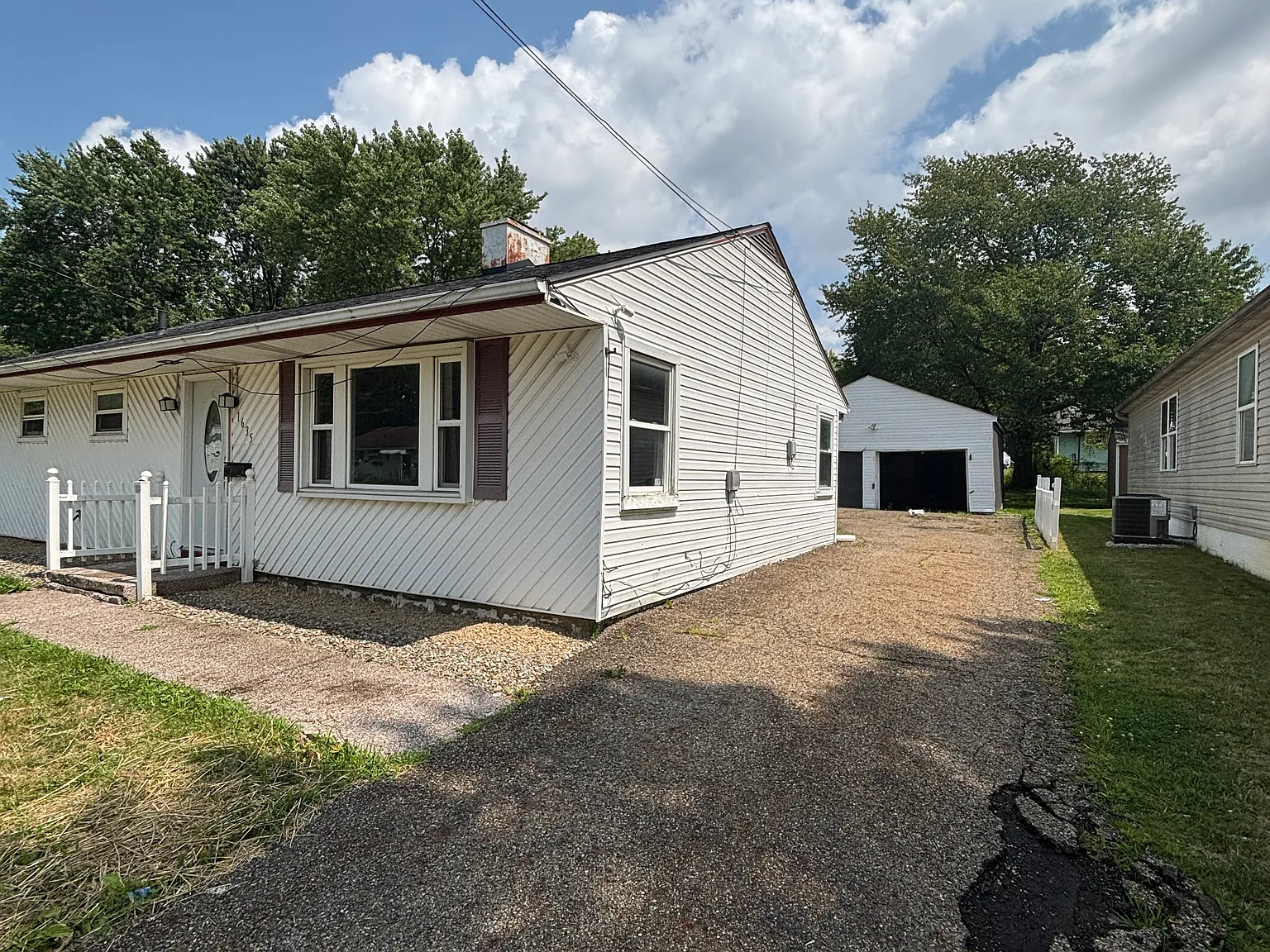 3 bed, 1.5 bath, 960 sqft, $1,175 — Photo 2