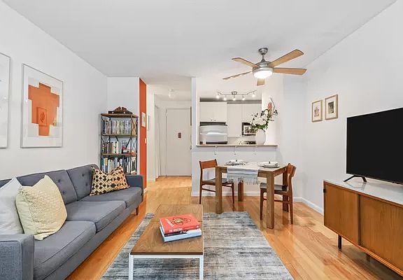 2nd image of 233 E 86th St APT 3C