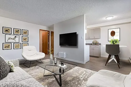 560 Robert St E #105 Photo 1