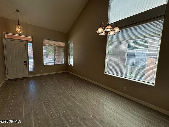 3rd image of 1470 W Armstrong Way