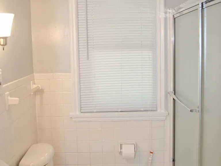 5631 Pine St — Photo 25