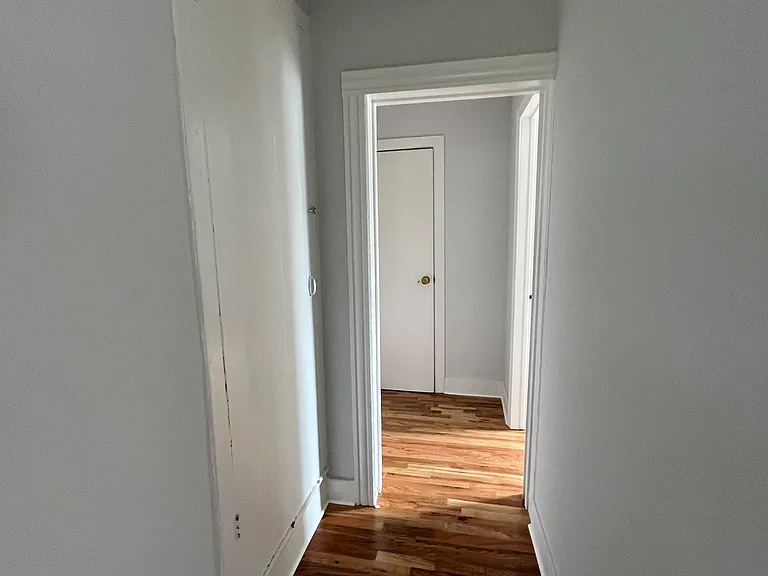 214-216 W Madison St #217 — Photo 15