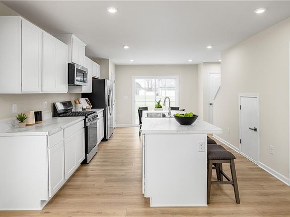 5th image of 102 Pendleton Trce