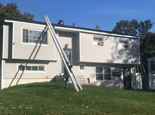 353 Pennsylvania Ave, Bay Shore, NY 11706