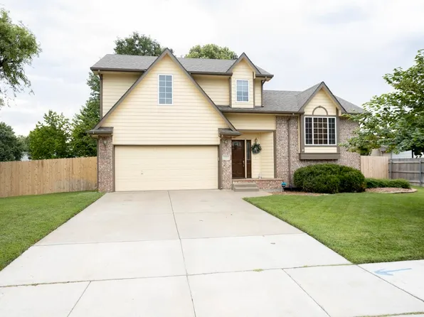 942 Clover Ln, Valley Center, KS 67147