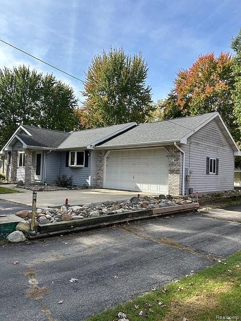 1st image of 3842 Clutier Rd