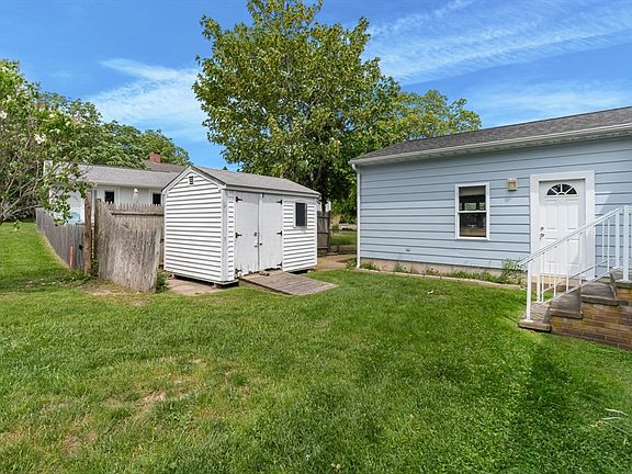 5th image of 821 Pearse Rd