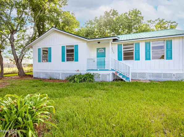 2006 26th St, Pascagoula, MS 39581